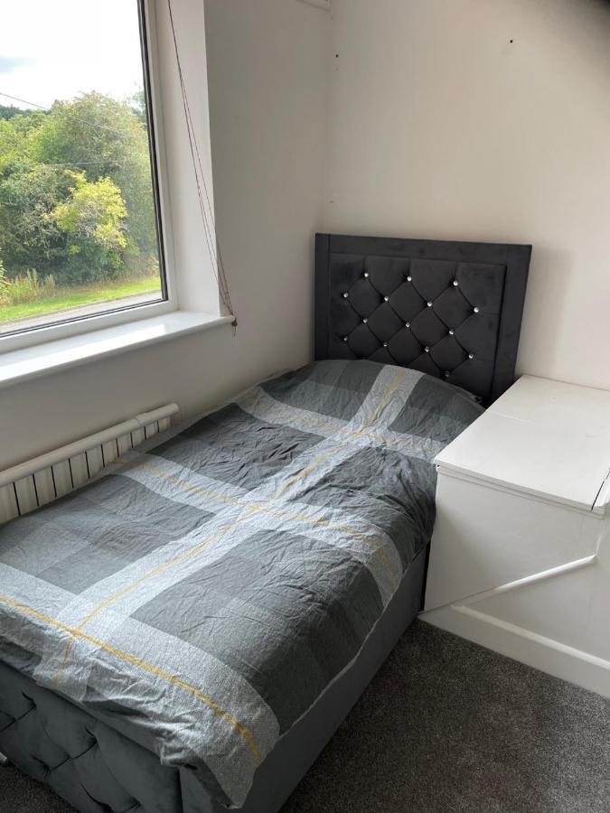 5 Bed House, 32 Tutbury Avenue, Cannon Park, Coventry, Cv4 7Bj Villa Екстериор снимка