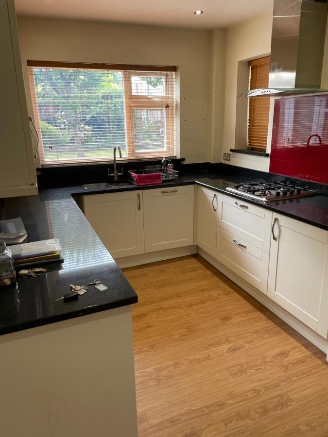 5 Bed House, 32 Tutbury Avenue, Cannon Park, Coventry, Cv4 7Bj Villa Екстериор снимка