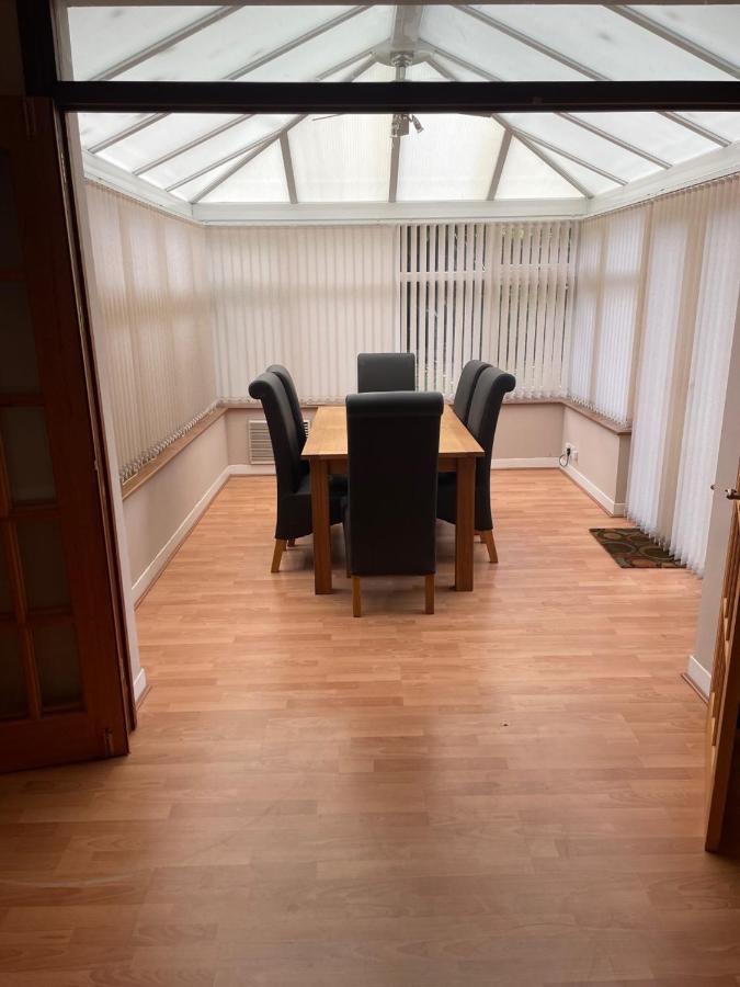 5 Bed House, 32 Tutbury Avenue, Cannon Park, Coventry, Cv4 7Bj Villa Екстериор снимка